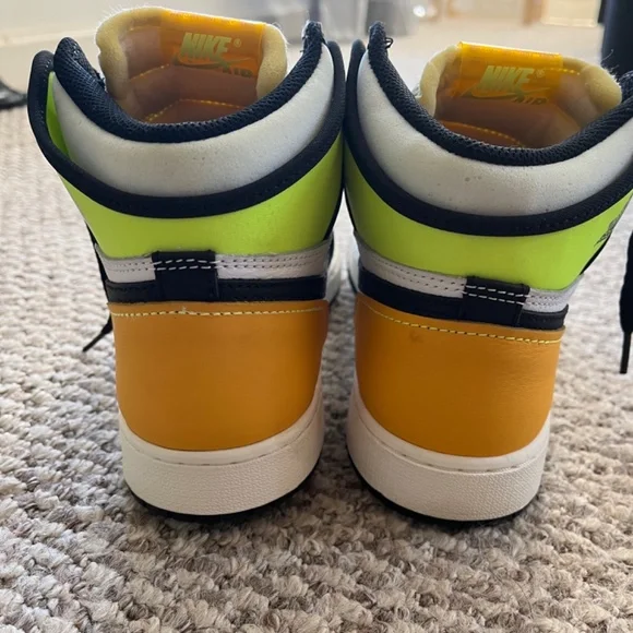 Air Jordan 1 High Volt University Gold Sz 6.5Y - Picture 5 of 7